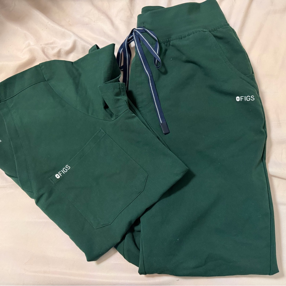 Figs Racing Green Scrub Set